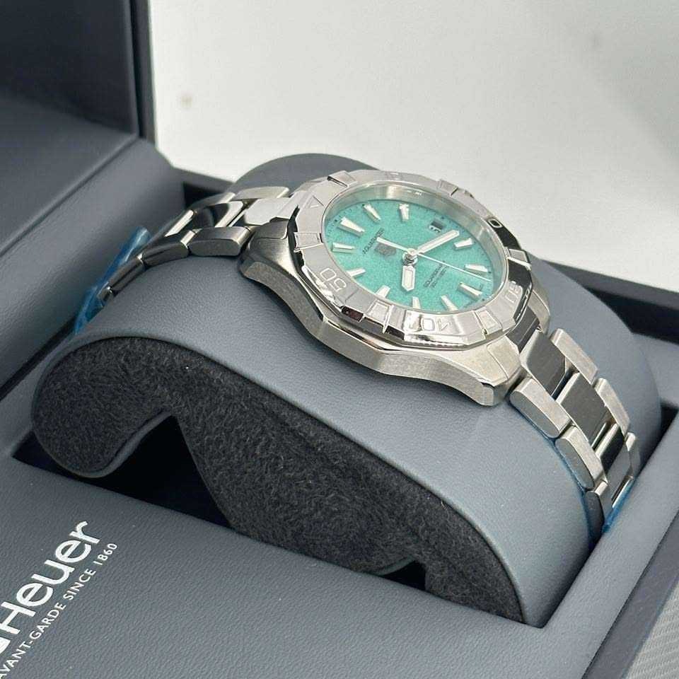 TAG Heuer Aquaracer Professional